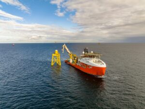 The first wind turbine jacket foundation has been successfully installed at the Neart na Gaoithe (NnG) offshore wind farm, 15.5km off the East coast of Scotland.